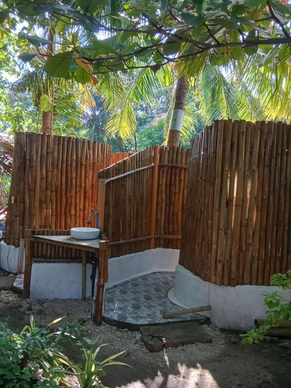 Georgia'S Neverland Hostel เกาะมาลาปัสกัว ภายนอก รูปภาพ
