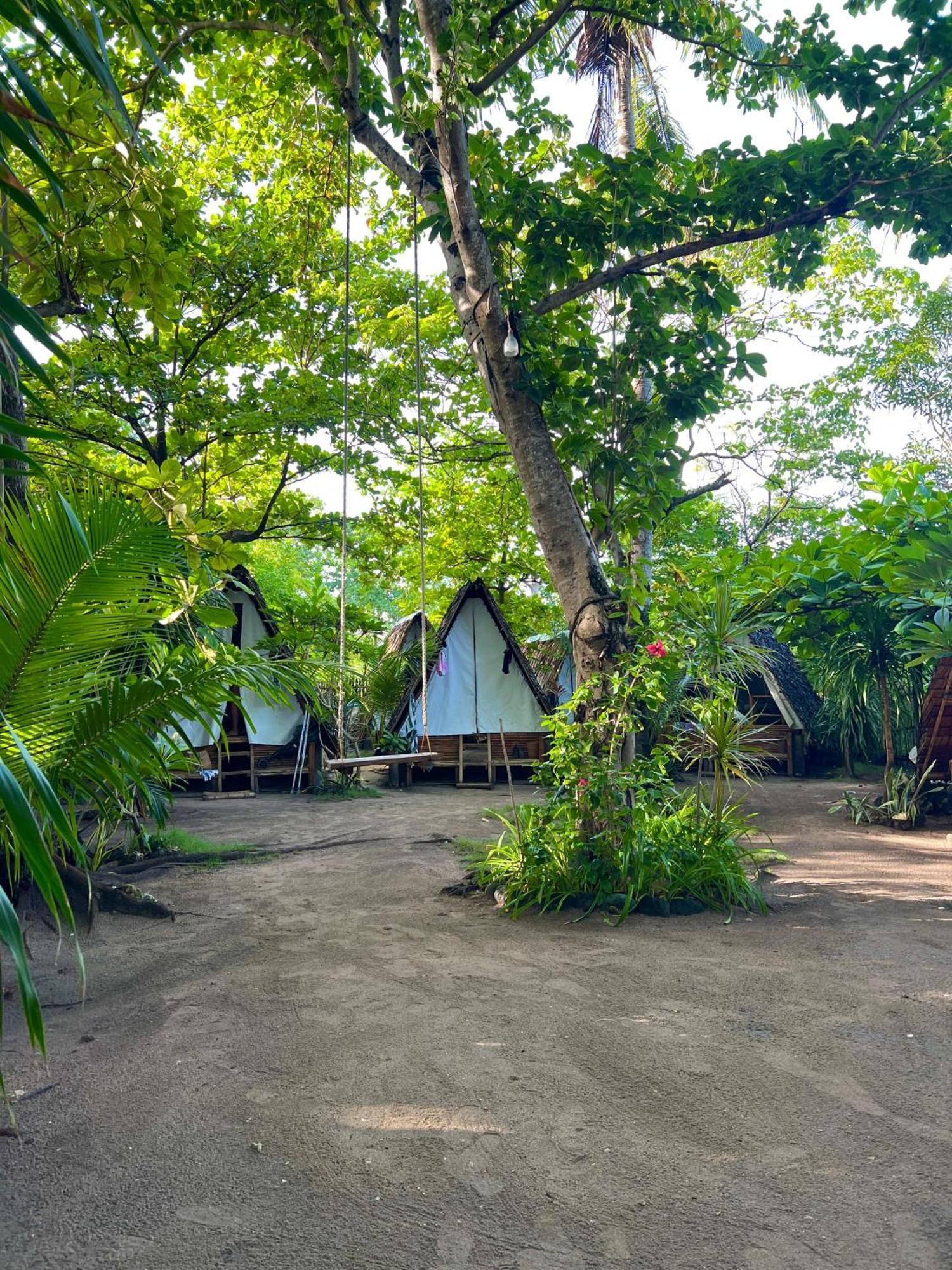 Georgia'S Neverland Hostel เกาะมาลาปัสกัว ภายนอก รูปภาพ