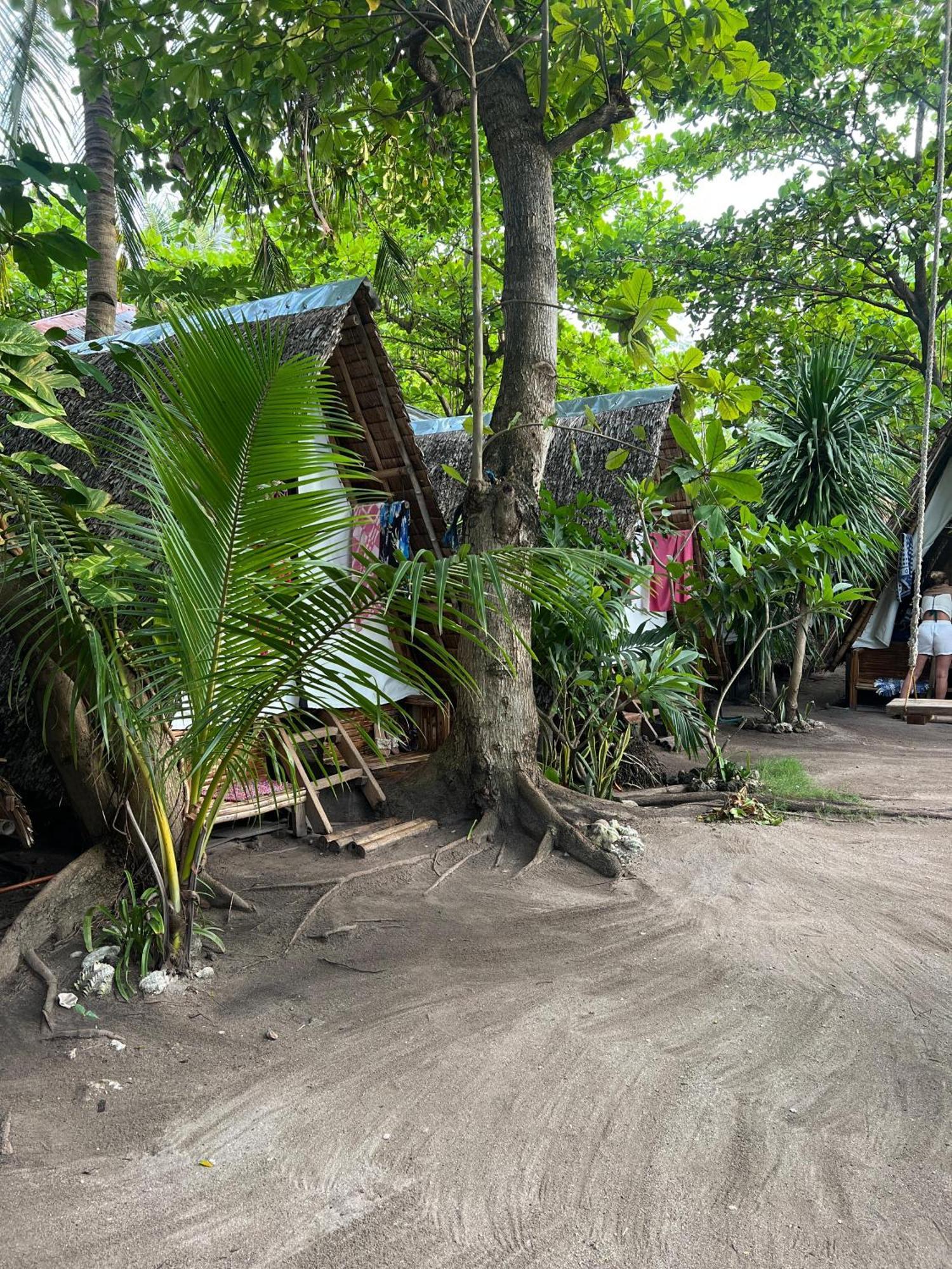 Georgia'S Neverland Hostel เกาะมาลาปัสกัว ภายนอก รูปภาพ