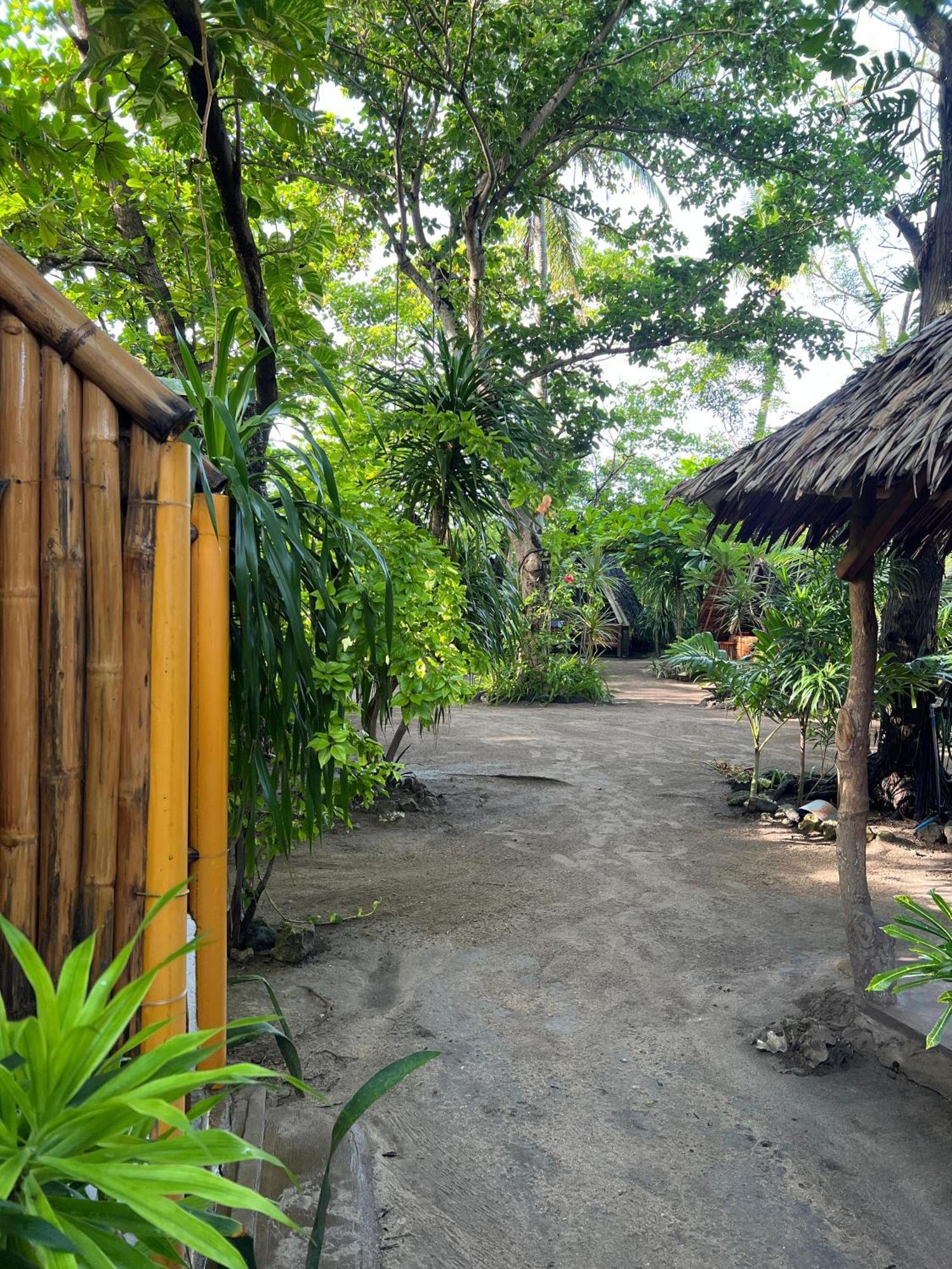Georgia'S Neverland Hostel เกาะมาลาปัสกัว ภายนอก รูปภาพ