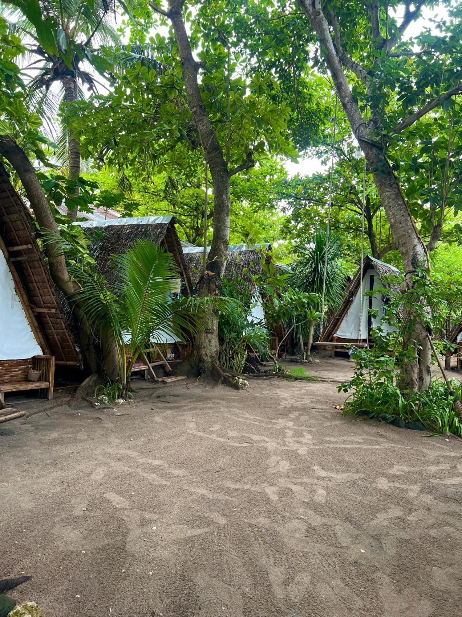 Georgia'S Neverland Hostel เกาะมาลาปัสกัว ภายนอก รูปภาพ